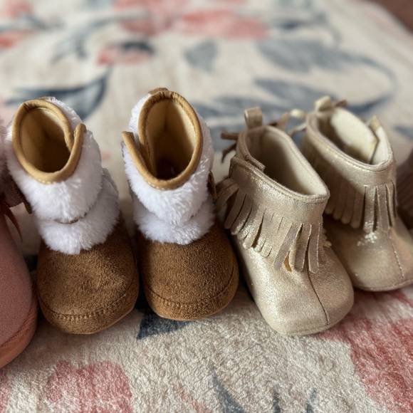 Assorted Baby Boots Collection - Picture 4 of 6